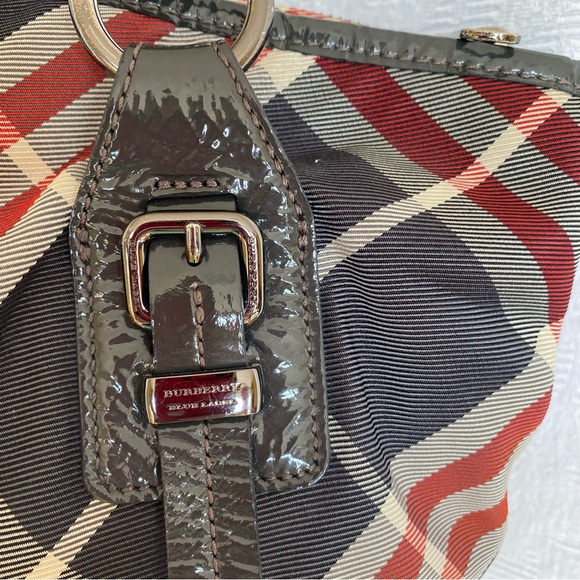 Burberry nova check nylon with patent leather trim shopper shoulder bag. EUC - Picture 9 of 11